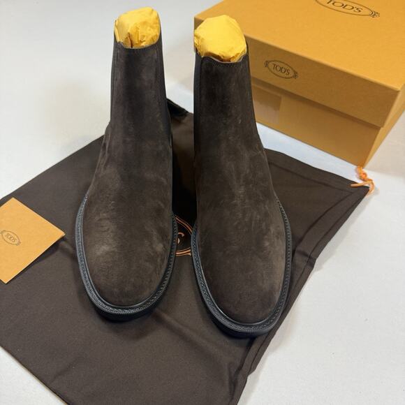 Tod’s SUEDE CHELSEA BOOTS Size 7.5UK/9US Brand New In Box MSRP $1,095 main image 4